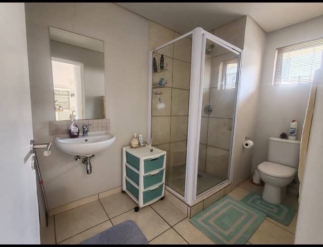1 BEDROOM FLAT TO LET IN CALEDON ESTATE